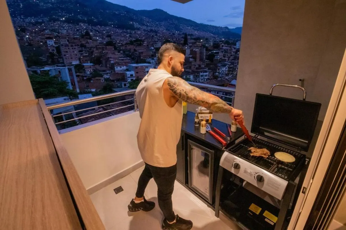 Luxury Penthouse With Jacuzzi And Ac, North Medellin Apartment
