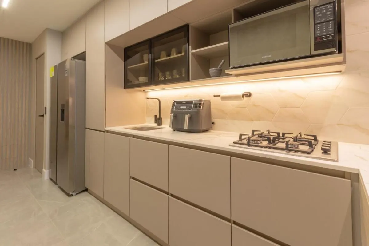 Luxury Penthouse With Jacuzzi And Ac, North Medellin Apartment