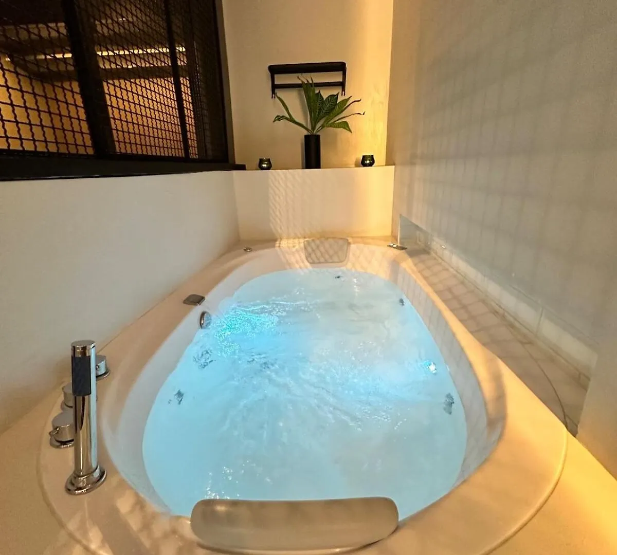 Luxury Penthouse With Jacuzzi And Ac, North Medellin Apartment Colombia