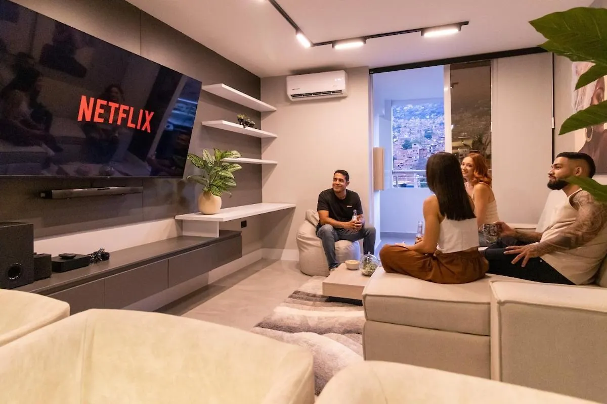 Luxury Penthouse With Jacuzzi And Ac, North Medellin Apartment